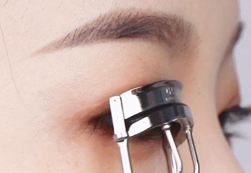 嫁接睫毛睫毛稀疏怎么变浓密,睫毛短小稀疏接什么样的睫毛