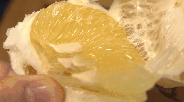 皮薄汁多甜柚子,菠萝味的灌汤包