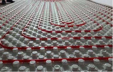 集中供热湿式地暖和干式地暖价格,干式地暖的费用比湿式地暖贵多少