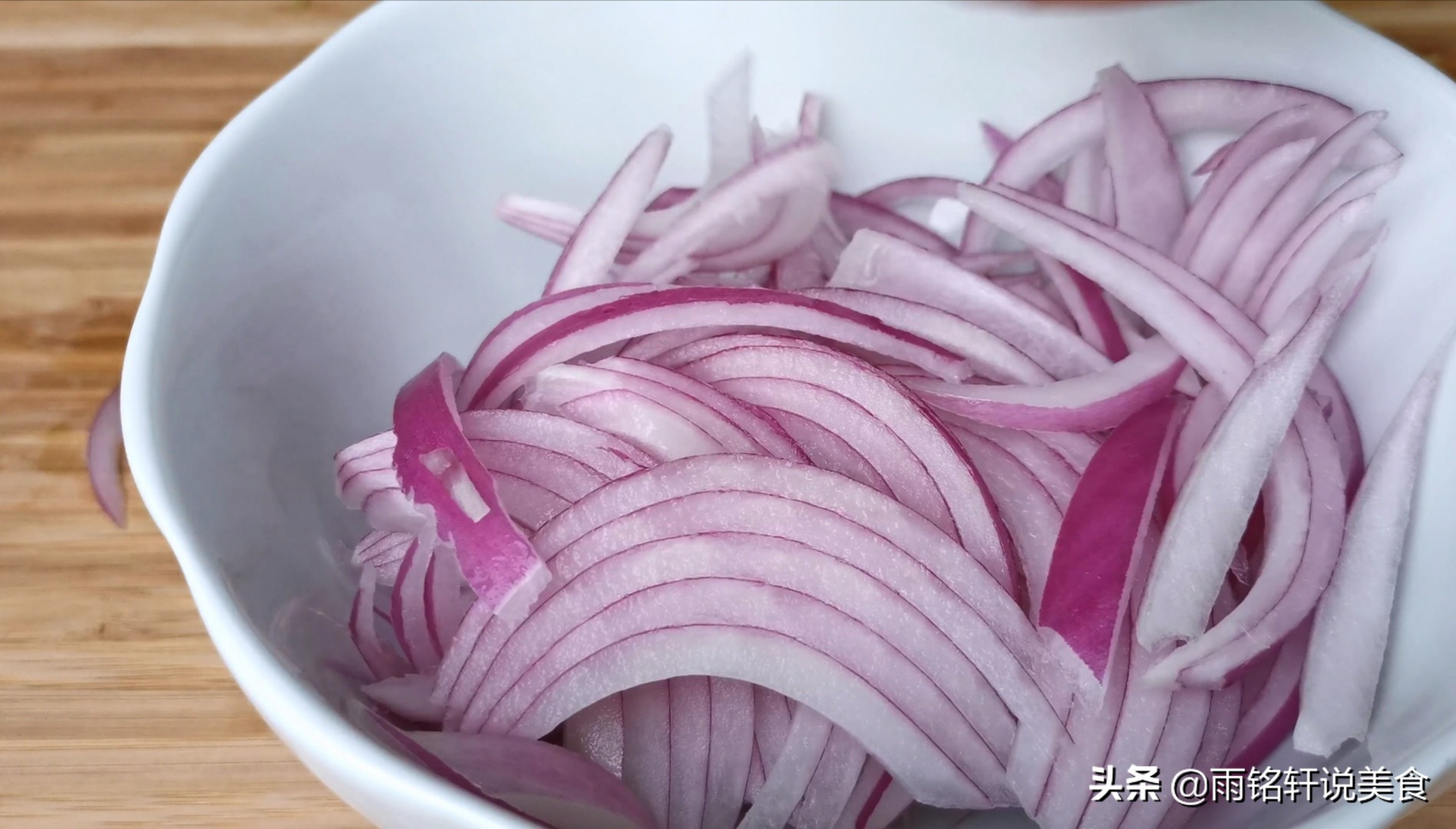 凉拌苦瓜正确最好吃的做法,凉拌苦瓜怎样炒苦瓜不苦