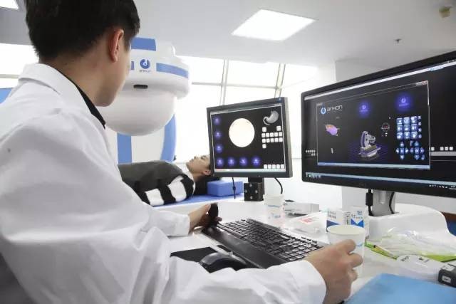 我国首创胶囊机器人，开辟新一代胃镜检查系统，为大国科技点赞