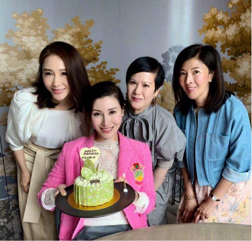 李嘉欣贵妇装扮太惊艳,李嘉欣蕾丝内搭