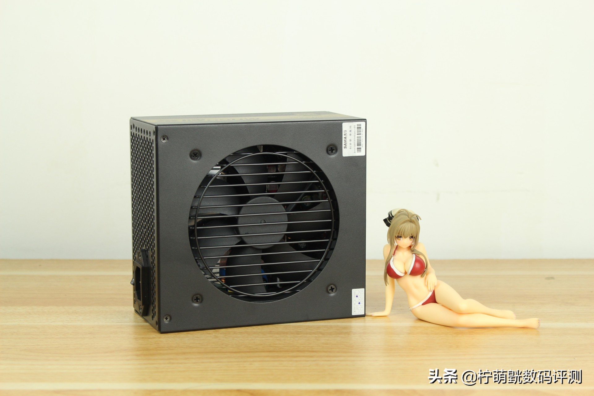 神光侧透不单调,畅快装机不求人易大师神光白色版上机体验