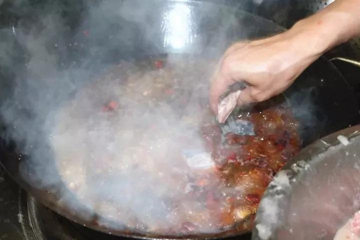 重庆泡椒鲫鱼制作方法,重庆泡椒酸菜的制作方法