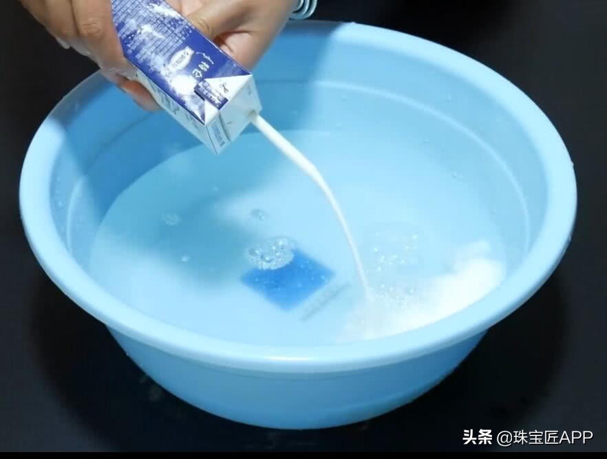 让人又爱又恨！“奶体”宝石究竟是好还是坏？