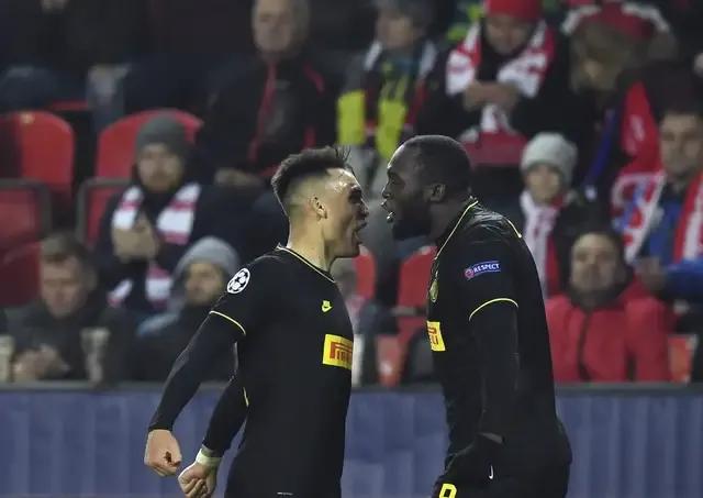 伊布喷卢卡库,卢卡库回击伊布