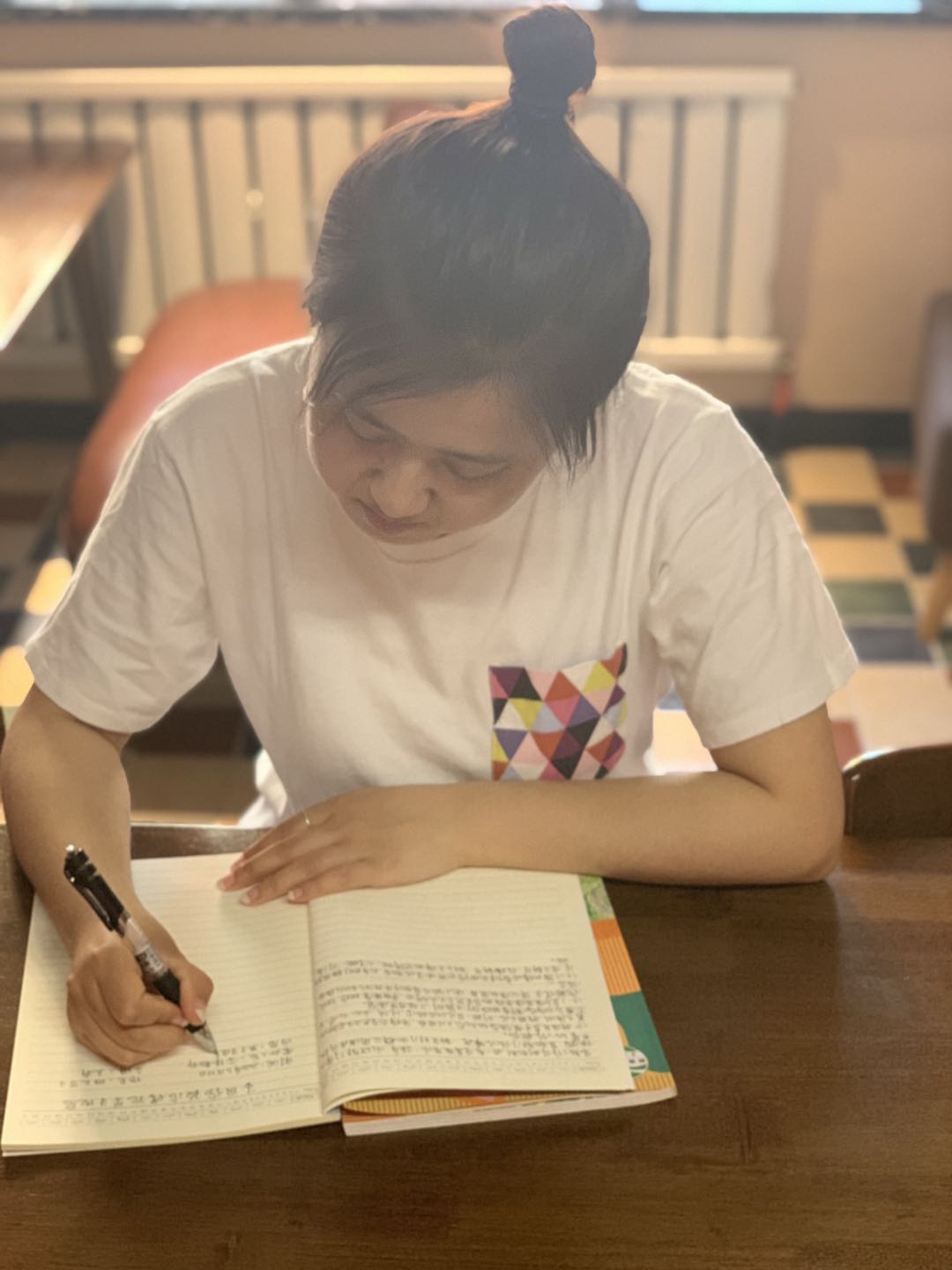 高材生回乡教书,90后女硕士乡村小学教书