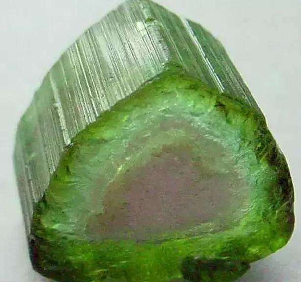 捡到这样的石头千万别扔桌子,遇到这样的石头赶紧捡