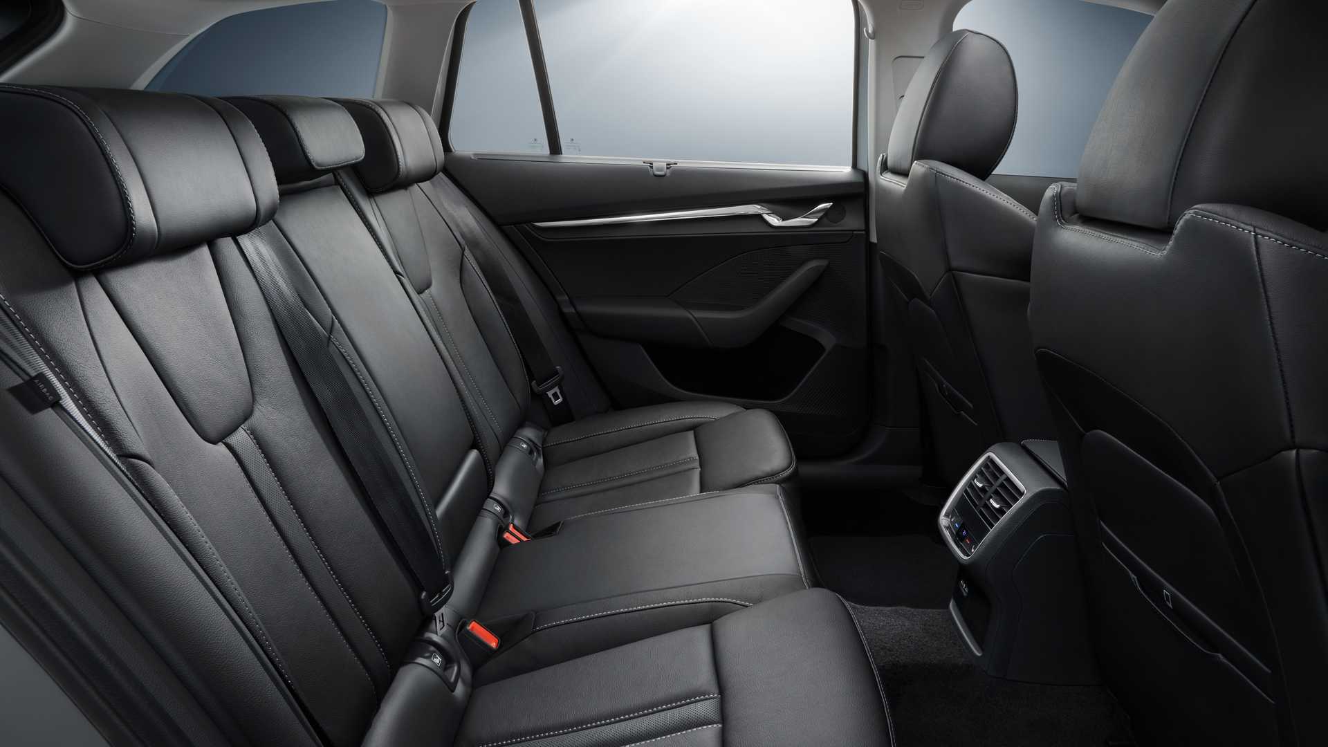 2024款斯柯达明锐PRO上市,明锐pro和高尔夫8怎么选