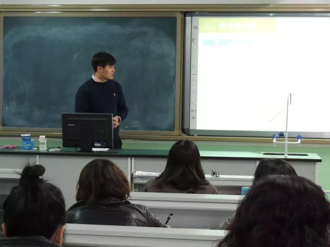 首都师范大学附属红螺寺中学举行青年教师说课及板书设计比赛活动