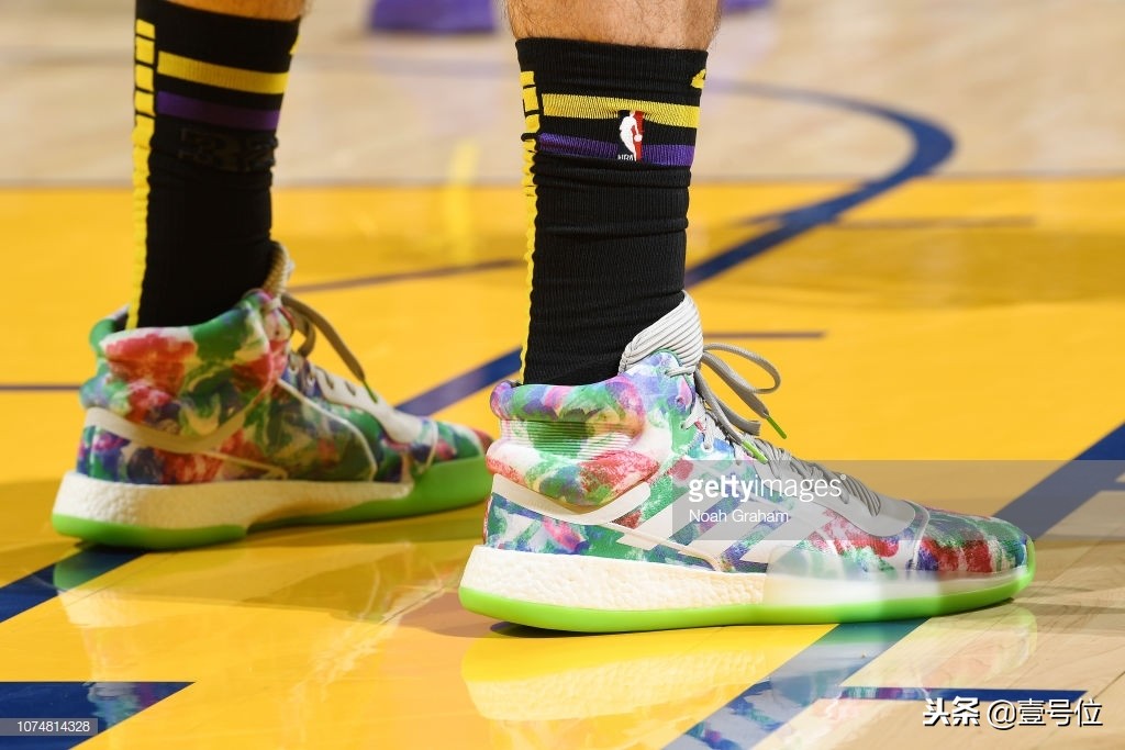 2018圣诞大战明星穿什么鞋,2018圣诞大战明星穿的球鞋