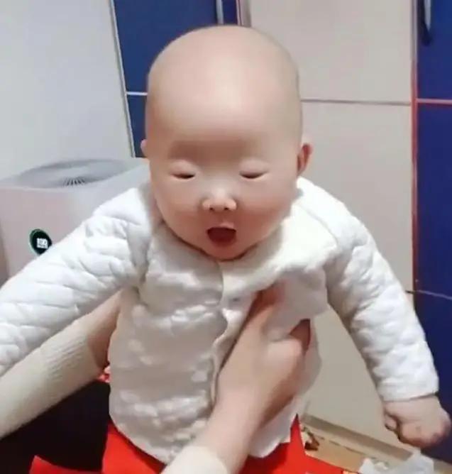 眼睛小的男童,小眼睛小男孩视频