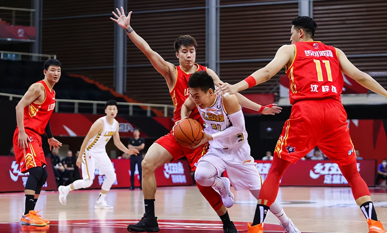 马布里最大的一次被砍5分一板,马布里11分钟砍10分