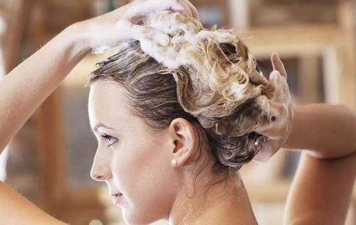 冷水洗头需警惕,冷水洗头后头晕怎么解决