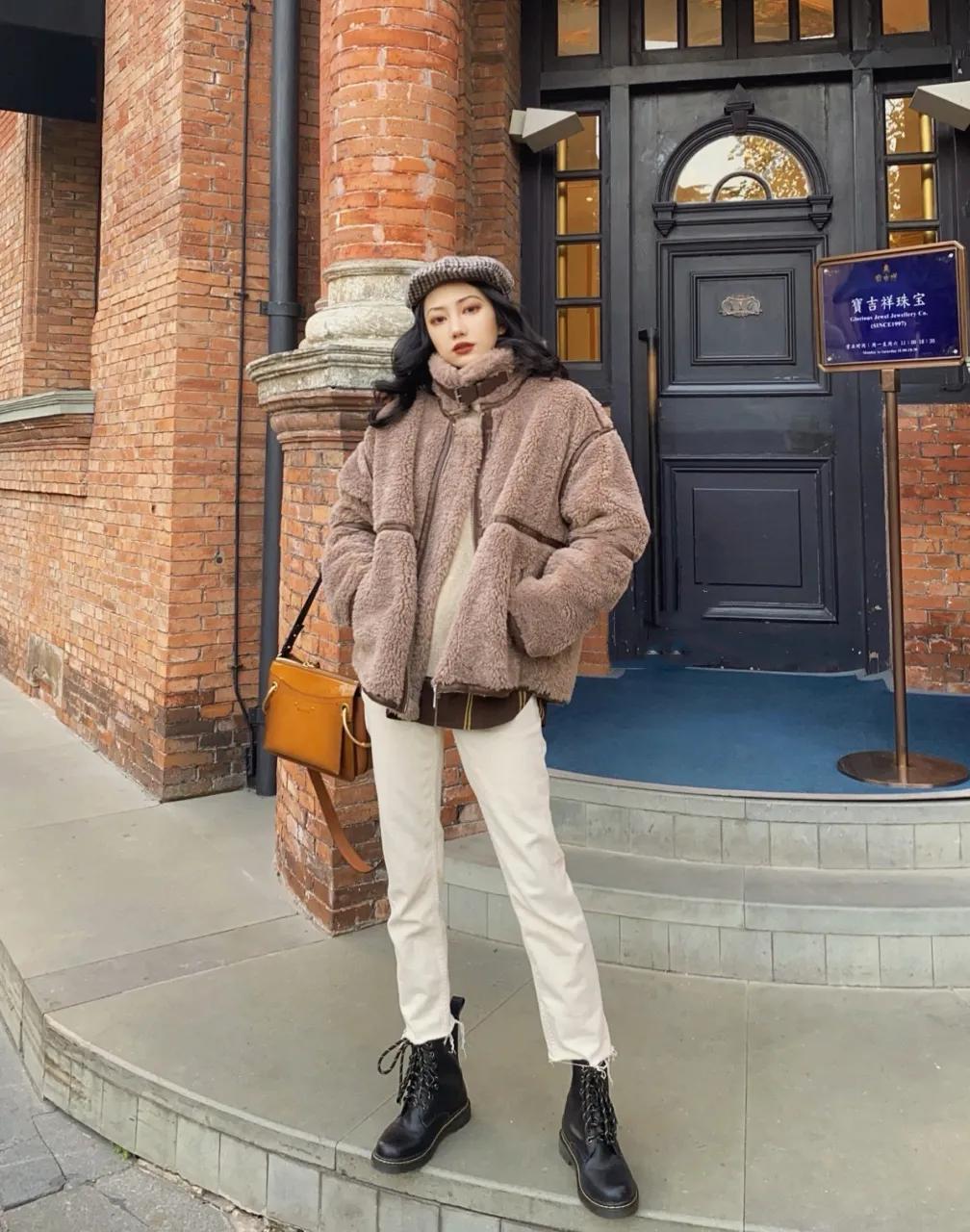 大冬天别露脚踝今年流行怎么穿,秋冬不要再露脚踝了