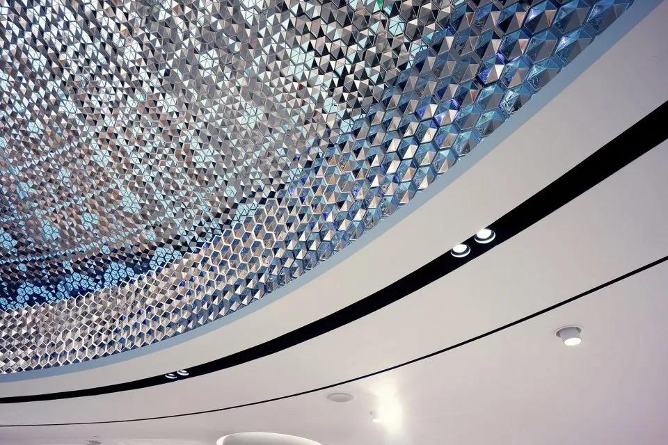 一个艺术兼商业的多维日常空间,商业与艺术结合的设计