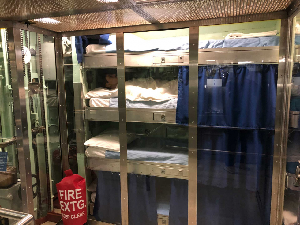 海底两万里鹦鹉螺号潜艇示意图,海底两万里鹦鹉螺号的潜艇示意图