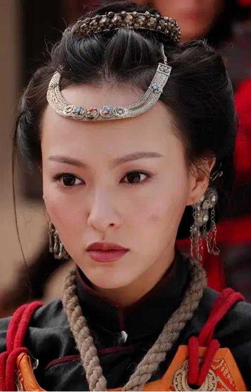 古装剧都喜欢清汤挂面头了?我们似乎忘了什么叫“精致”