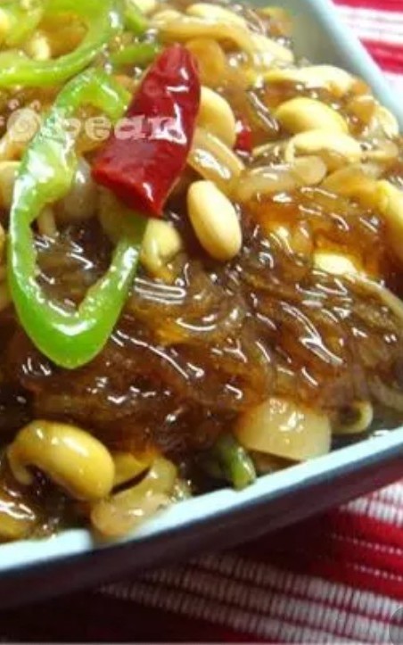 绿豆芽长叶长根还能吃吗,绿豆芽长叶子了要种土里吗