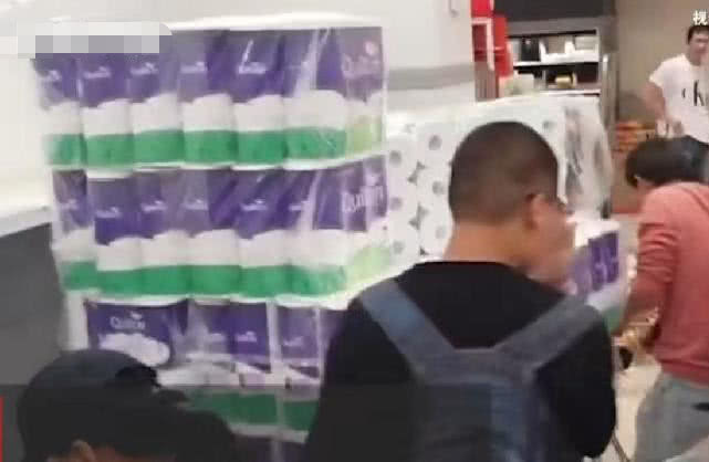 英国女子自制可循环使用厕纸,澳大利亚女子发明可重复使用厕纸