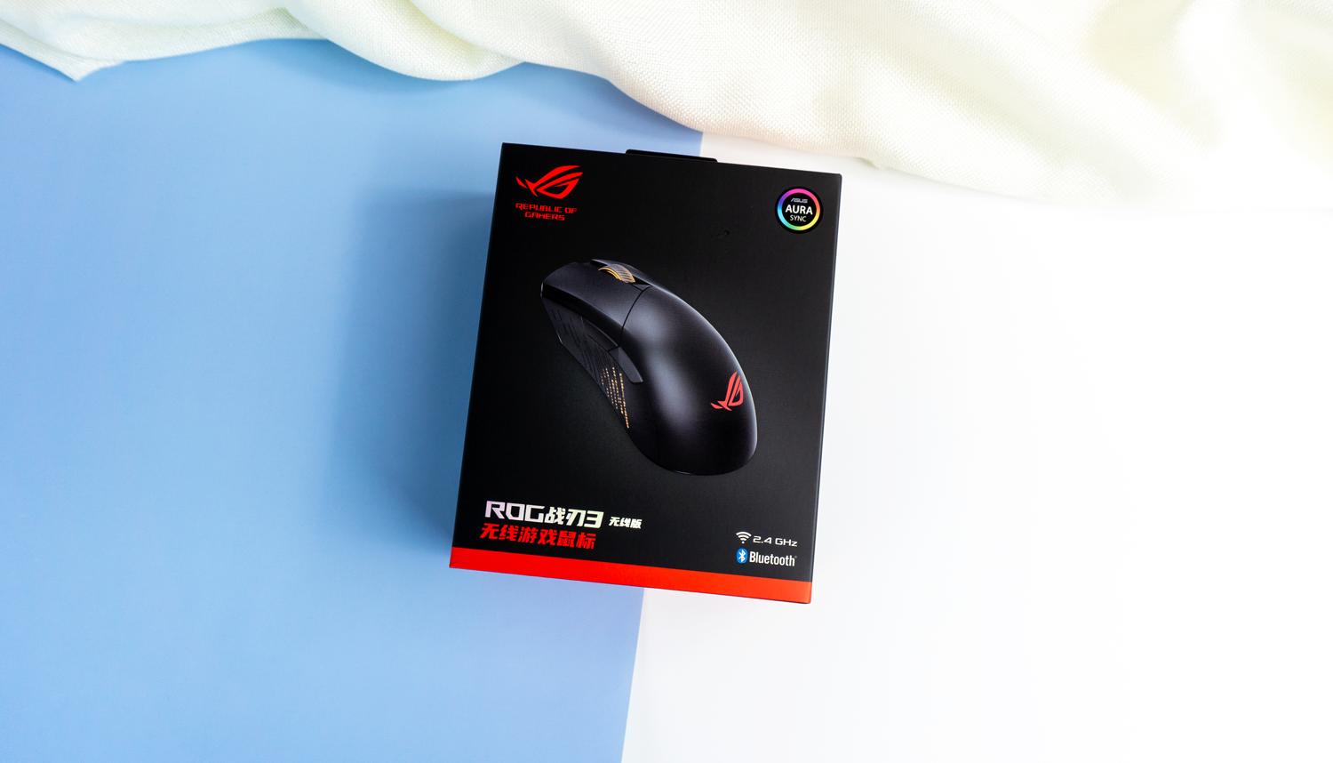 游戏宅的电脑桌面,游戏头戴式耳机rog棱镜s