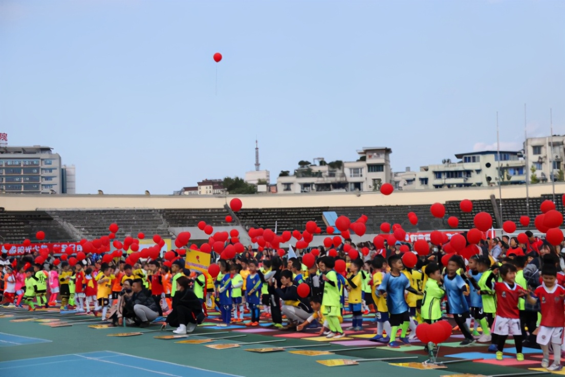 2024年乐山市幼儿足球风采展示,第五届乐山幼儿足球开幕视频