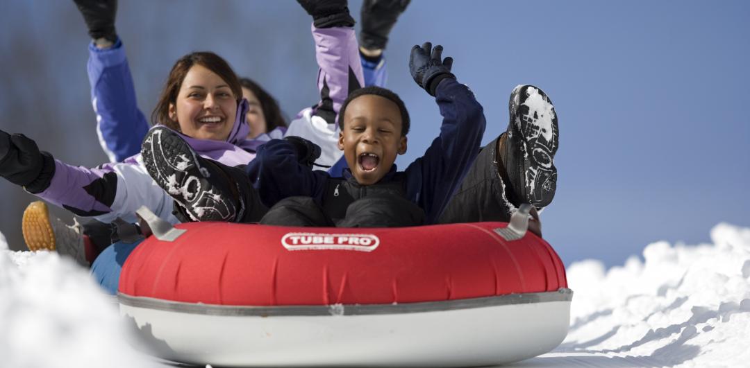 凛冬冰雪季 看美国首都地区的大人小孩玩什么