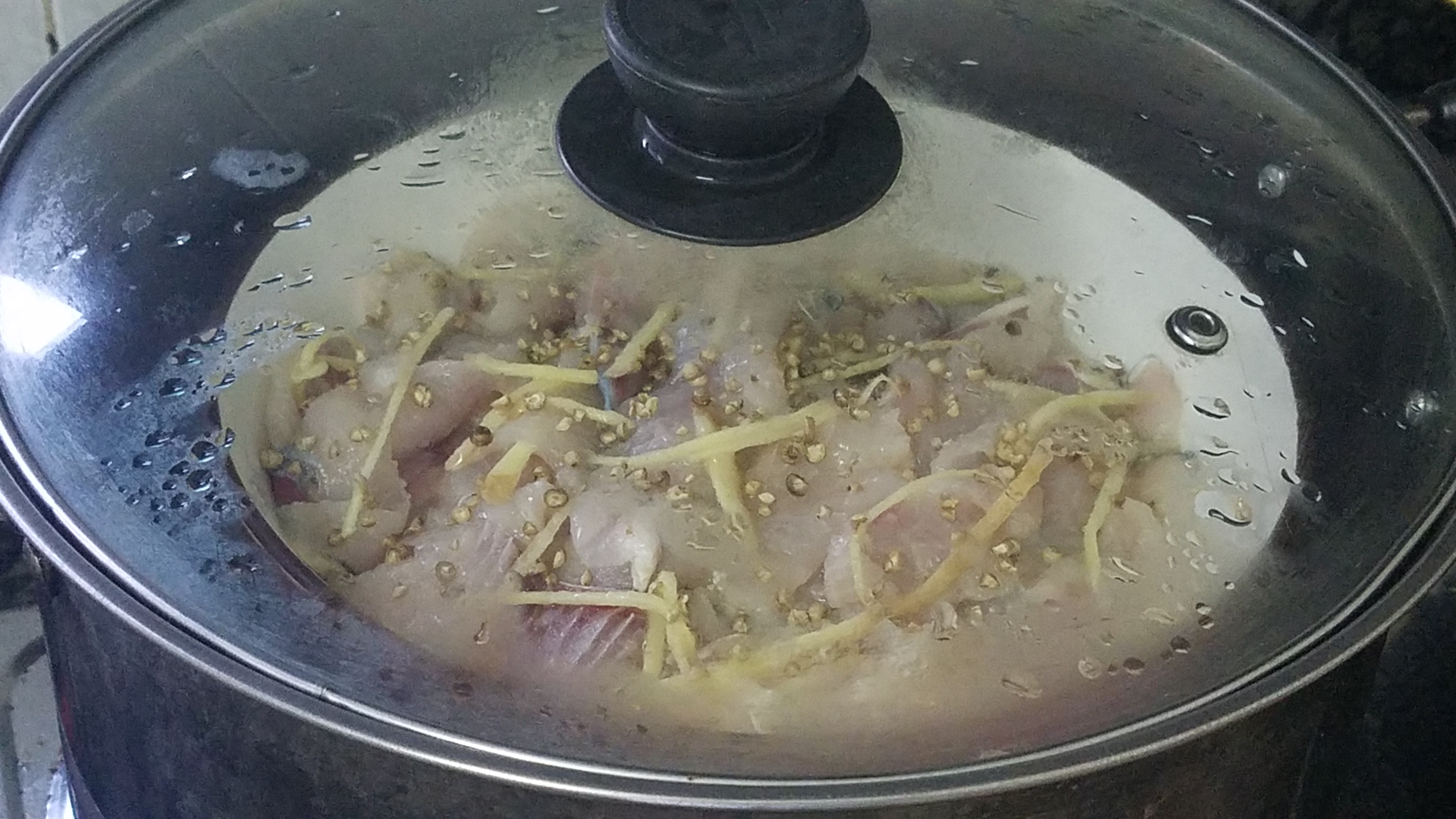 草鱼怎么炖好吃又简单方法大全,炖草鱼最简单好吃的做法