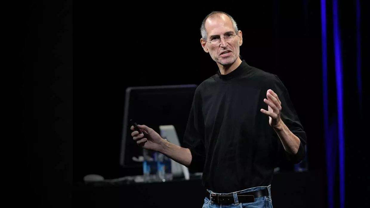 乔布斯从口袋里掏出手机那一刻,原来乔布斯最重要的就藏在手机里