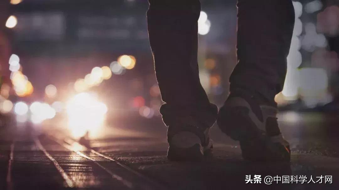 博士和硕士差距大吗,双非博士和985硕士含金量