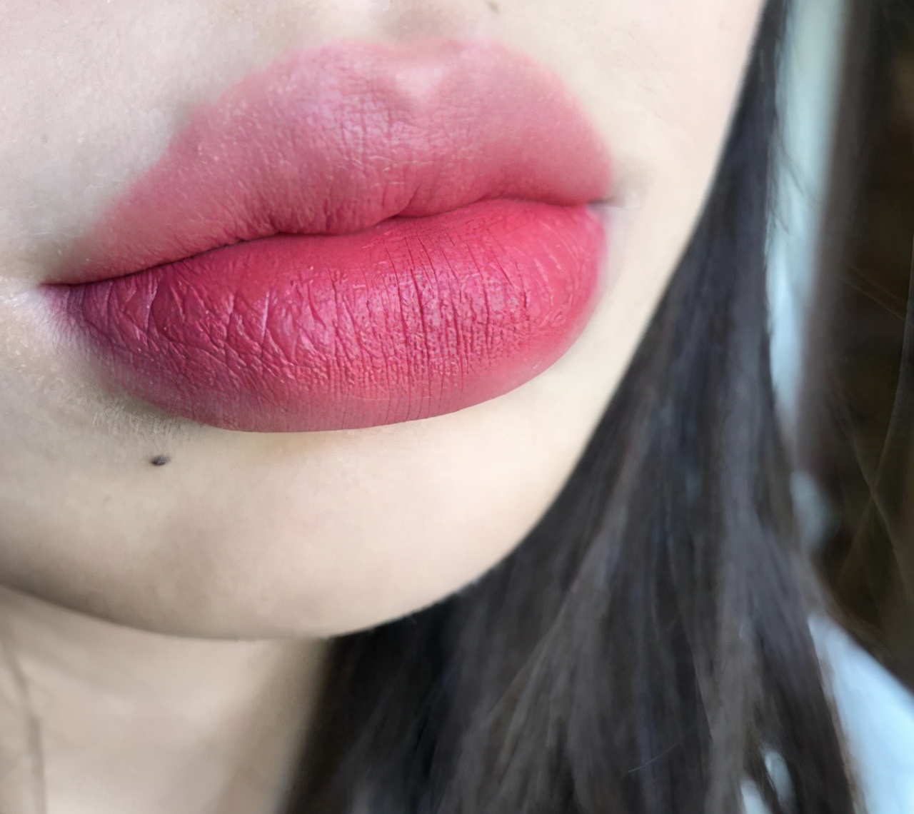 黄黑皮2021夏季流行色号,适合黑黄皮穿上显白的颜色