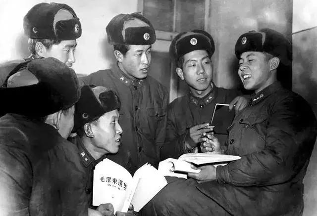 【夜读】百年百事㊷我叫解放军，就住在中国