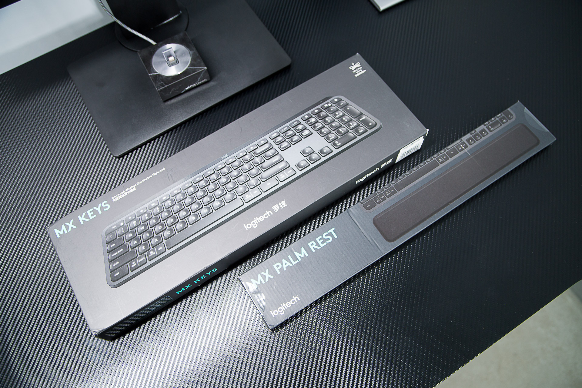 罗技mxmaster2s和3,罗技MXKeys无线键盘