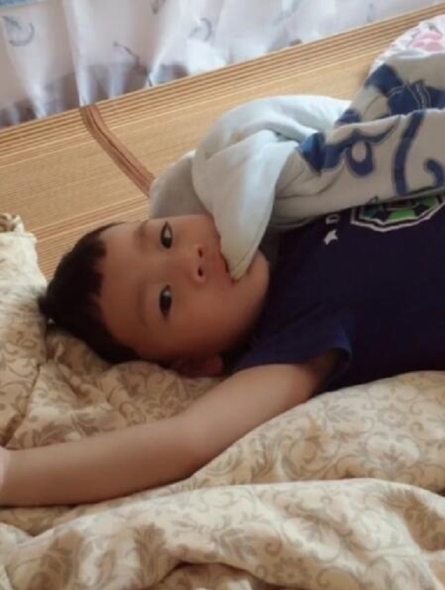 孩子特别依恋一件衣服,孩子对一件衣服依恋怎么办