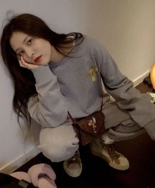 今年流行的帆布鞋长什么样子,今年流行的帆布鞋花纹