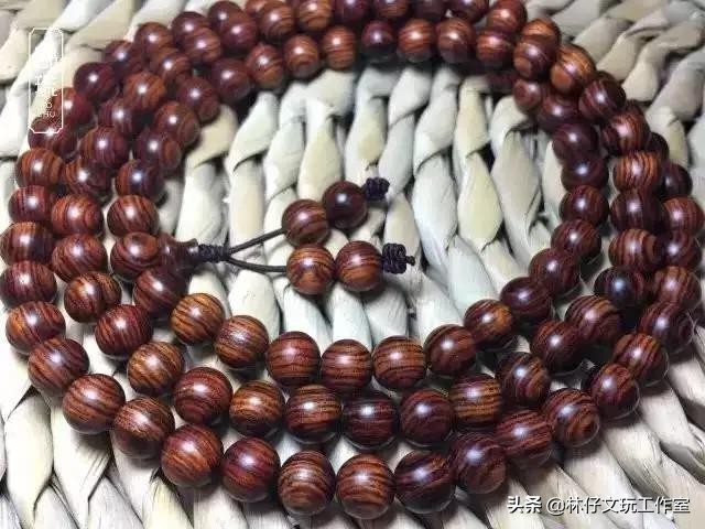 老山檀香手串男士戴多大尺寸,男士戴牦牛角手串多大尺寸的