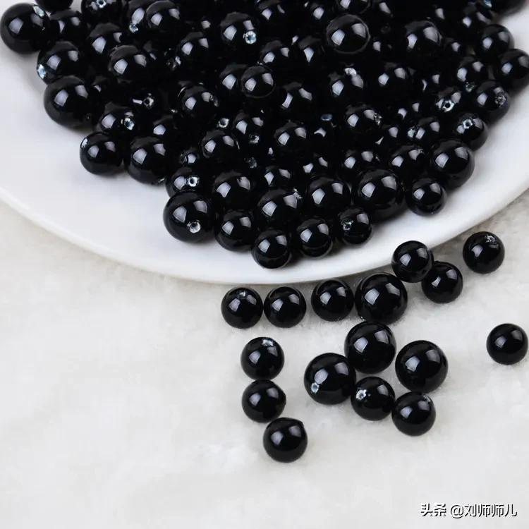 鉴别珍珠和仿珍珠的两种简易方法,天然珍珠和仿制珍珠的区别