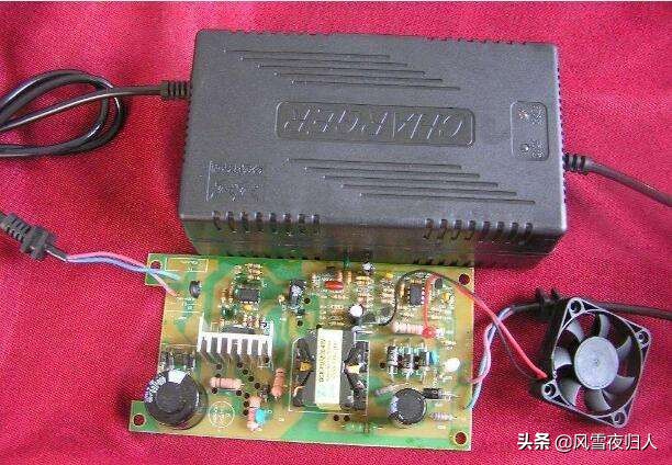 电动车充电器不变绿灯什么原因,电动车充满电不变绿灯怎么回事