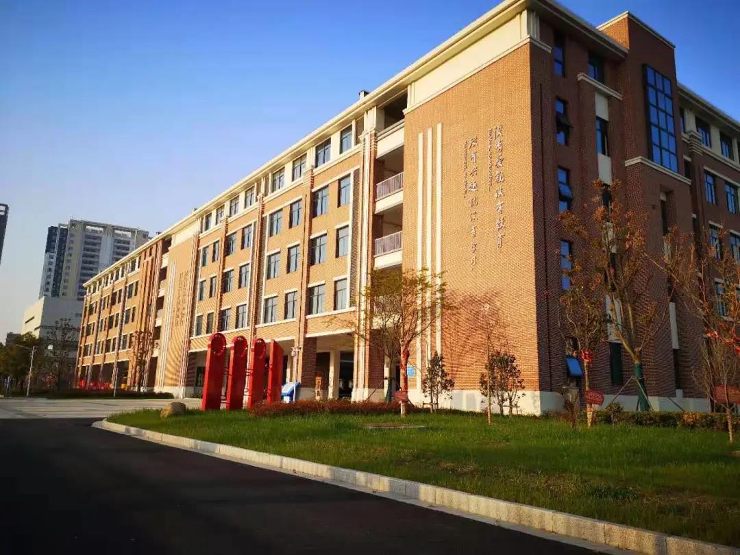 南外和北外哪个好,南外和淮中哪个好