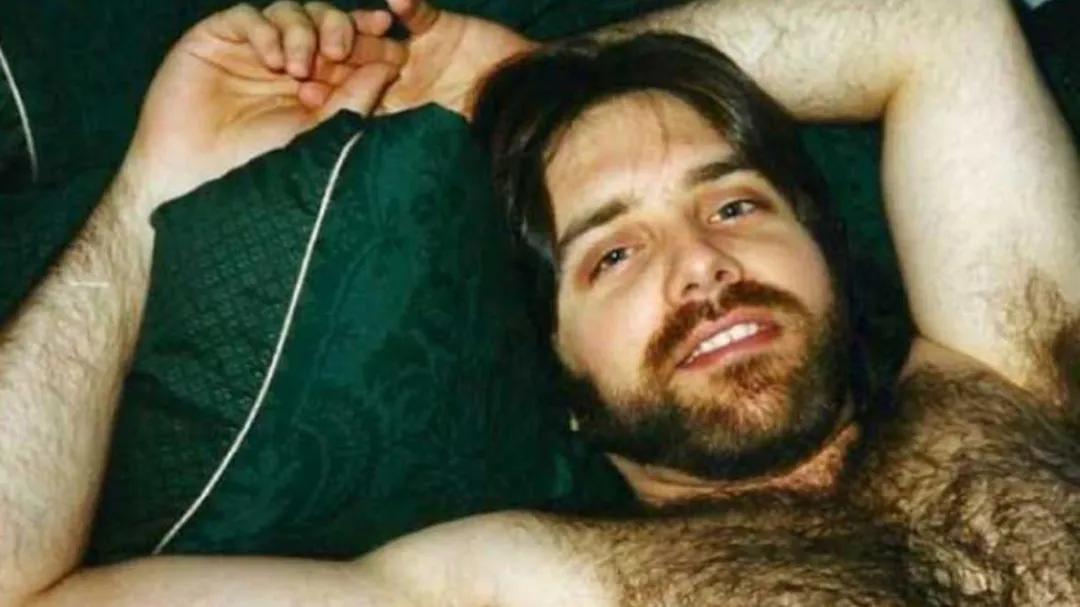 *教邪**NXIVM：是什么让一群女性自愿成为他的专属*奴性**？