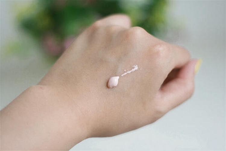 干皮适合cpb哪款隔离,适合干皮的隔离推荐大牌