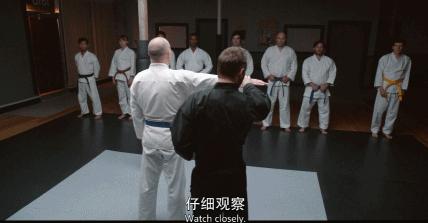 年度最黑喜剧，邪门到猜不出套路