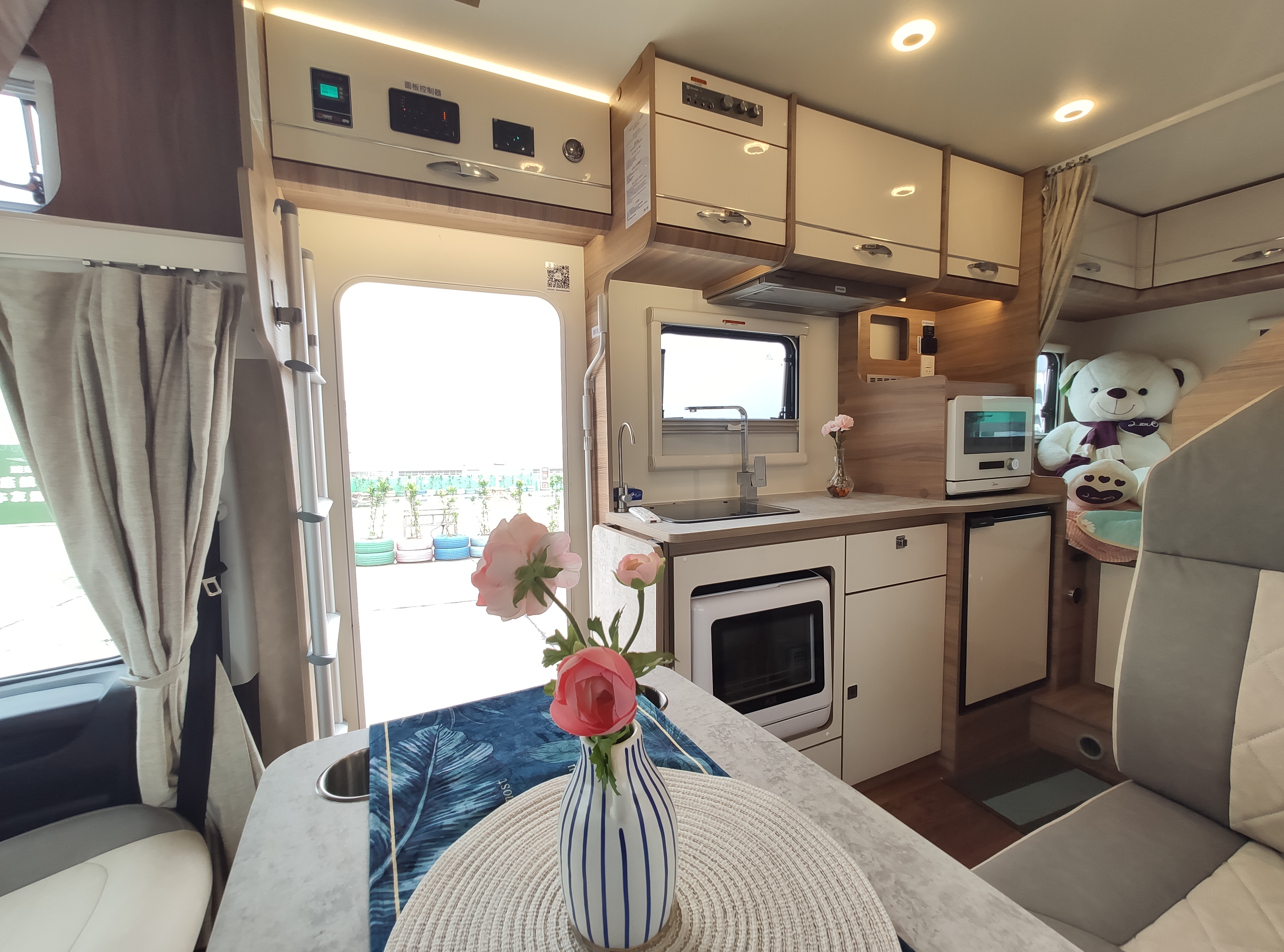 12v房车用电器有哪些,房车专用冰箱和家用冰箱哪个好