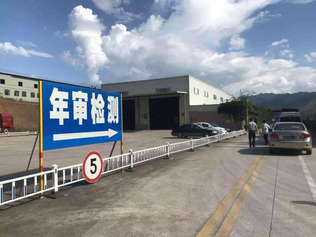 一台家用轿车能用多少万公里报废,一辆轿车正常可以开多少年