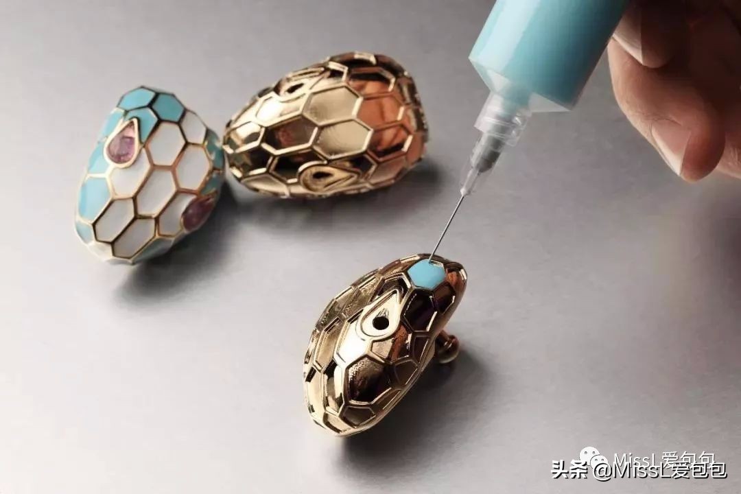 宝格丽bvlgari白色包,宝格丽带钻包包必买经典款