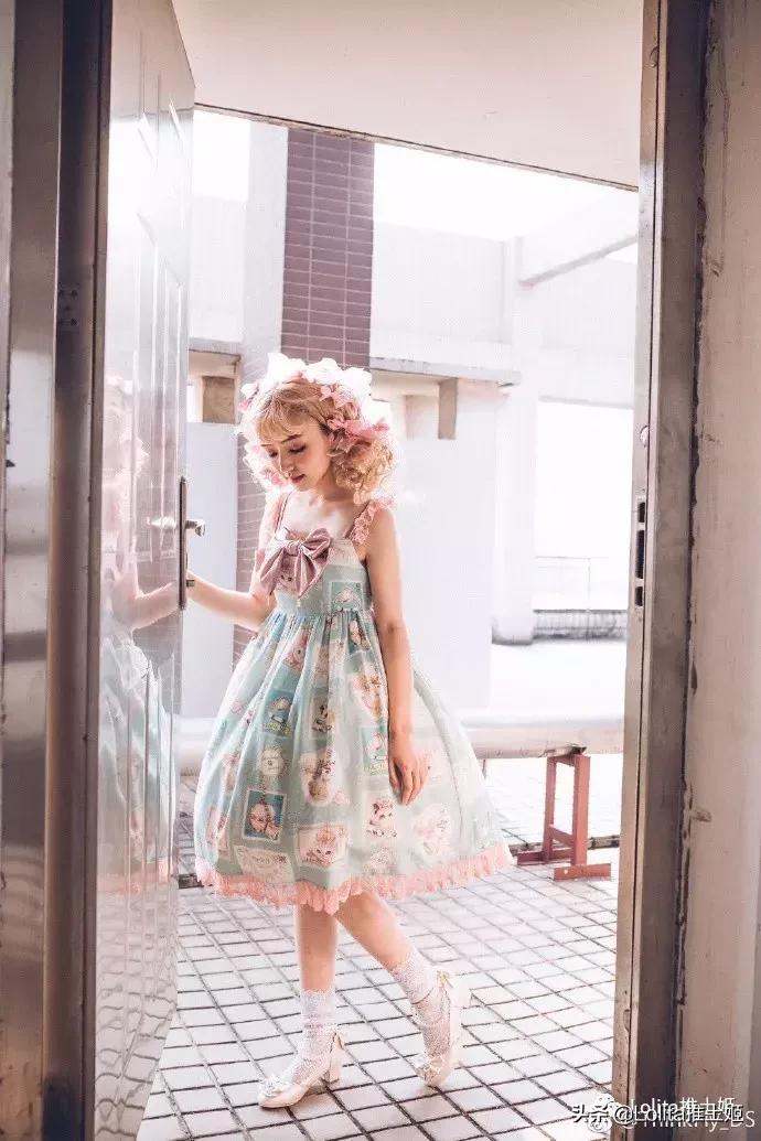 lolita撸猫,lolita撸猫猫