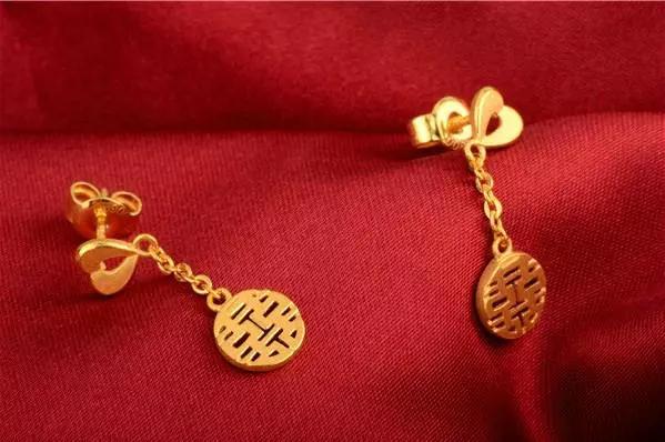 结婚16周年送项链的寓意,婚礼送金首饰代表什么