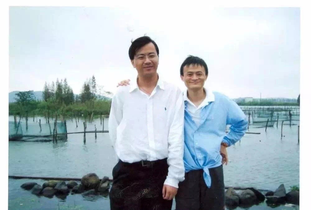 上海男人，身家过亿，29岁当上500强总裁，却被马云扫地出门