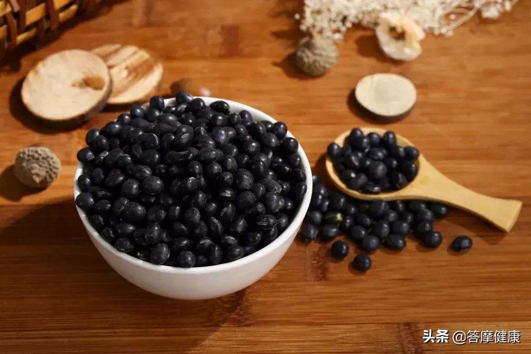 夏天睡眠质量差易醒,夏天有哪些食物可以助睡眠