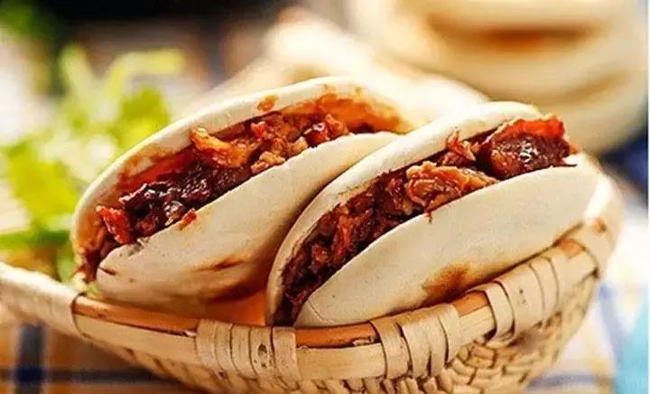 又想骗我去拍照！博大4楼空降网红美食街等你吃！